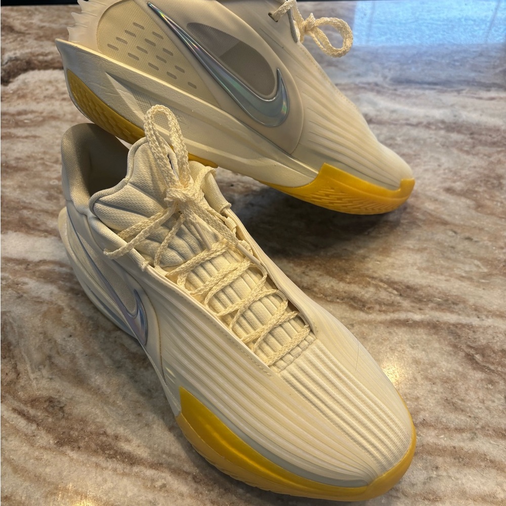 Nike Men's GT 3 Turbo Athletic Basketball Shoes